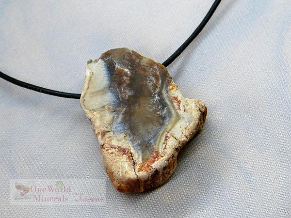 Versteinertes Holz, roh belassene Schmuckanhänger (entgratet)